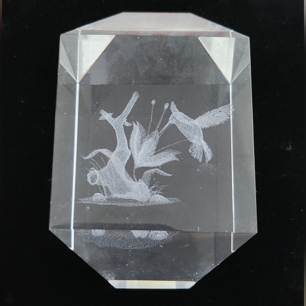 Hummingbird 3D Laser Crystal Glass Paperweight